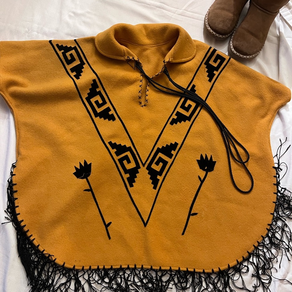 Vintage 70’s Authentic Mexican Wool/Felt Appliquéd Poncho